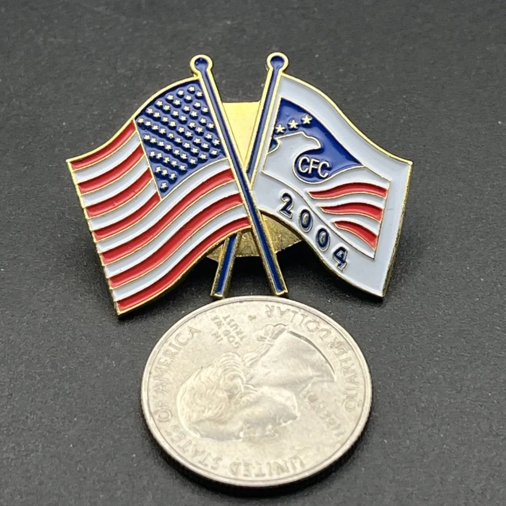 USA America 2004 CFC Combined‎ Federal Campaign Crossed Flags Lapel Hat Pin